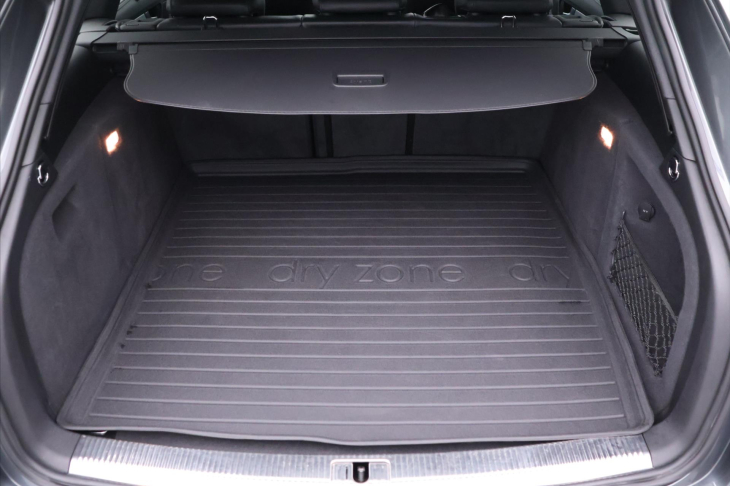 Audi RS 4 4.2 FSI V8 331kW 1.Maj Serviska