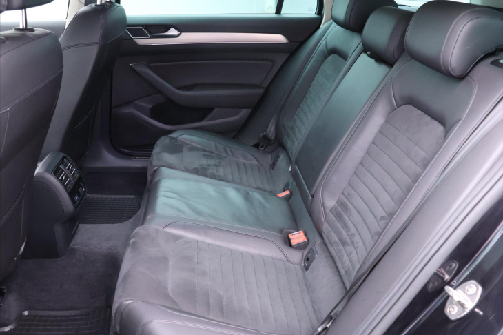 Volkswagen Passat 2,0 TDI 110kW 4M R-line LED