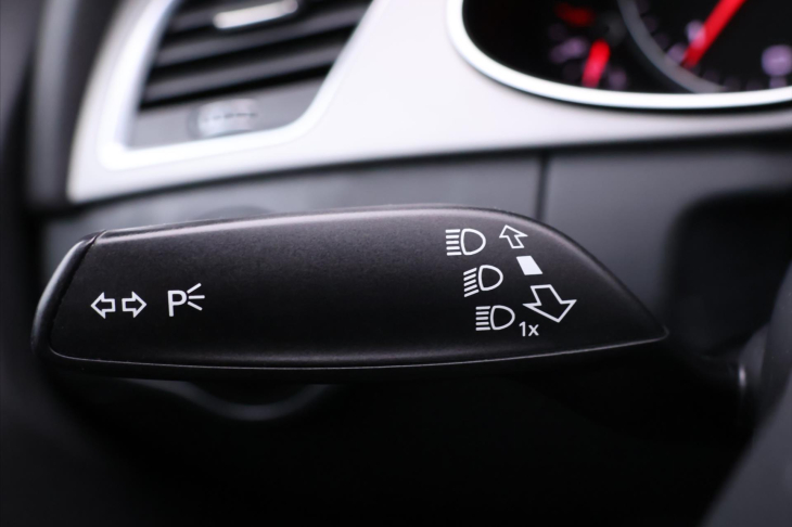 Audi A4 2,0 TDI 105kW Aut. CZ Klima