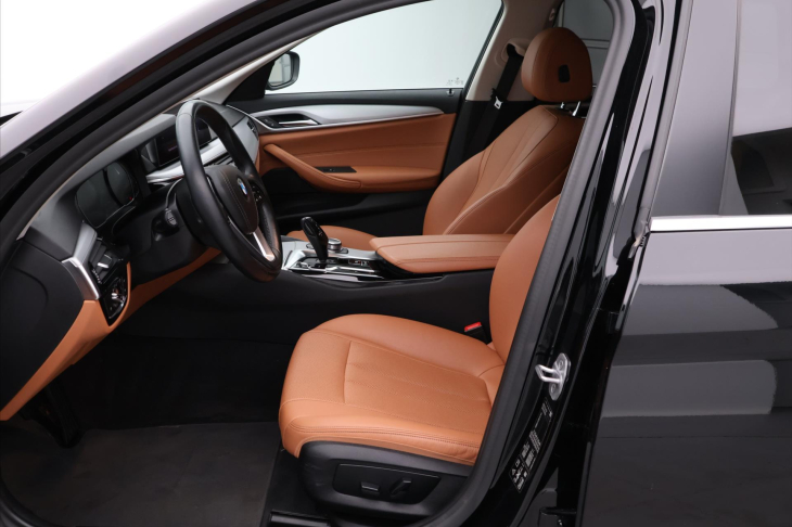BMW Řada 5 2.0 D 140kW xDrive AT CZ