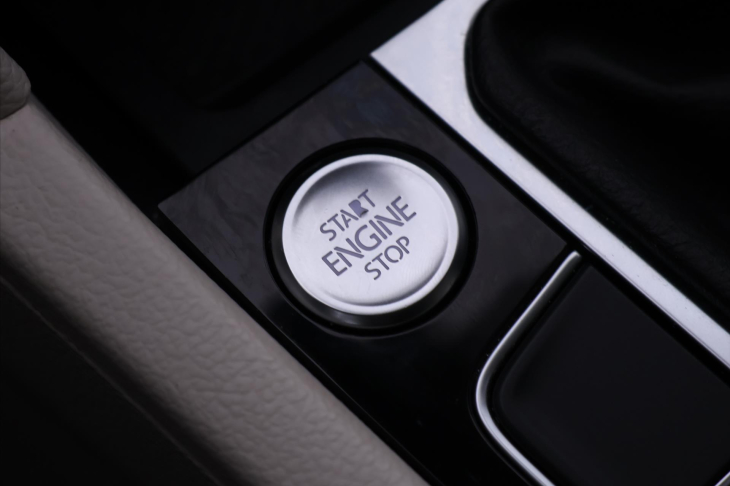 Volkswagen Passat 2,0 TDI 110kW Highline DPH