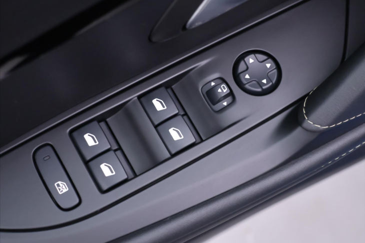 Peugeot 208 1,2 PT 74kW GT-Line LED