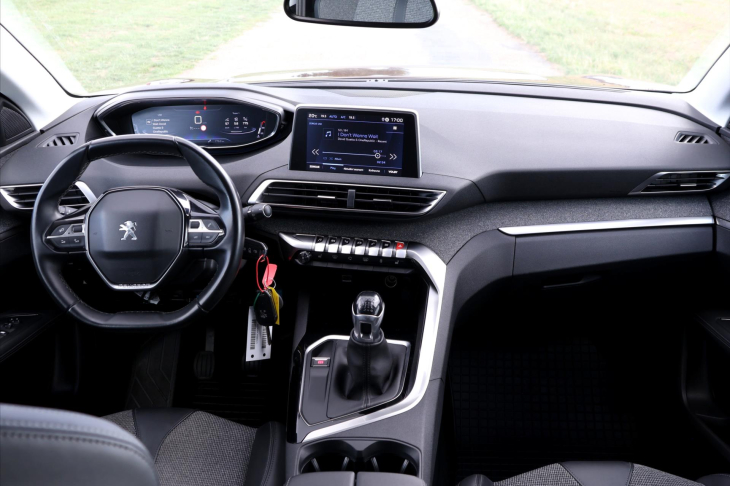 Peugeot 3008 1,5 HDi 96kW Allure CZ