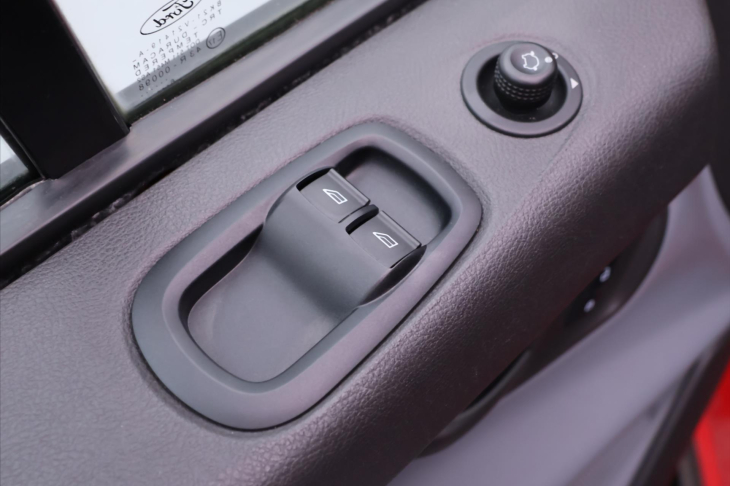 Ford Transit Custom 2,0 TDCI 77kW CZ 6-Míst