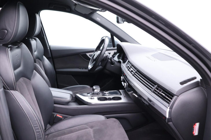 Audi Q7 3,0 TDI S-line 7-Míst CZ DPH