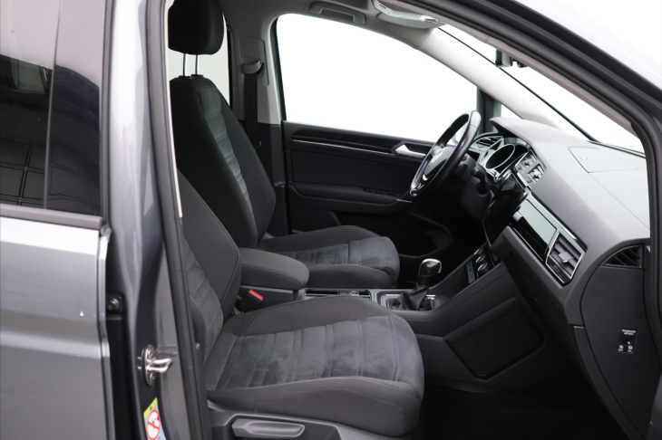 Volkswagen Touran 2,0 TDI DSG Parorama Navi