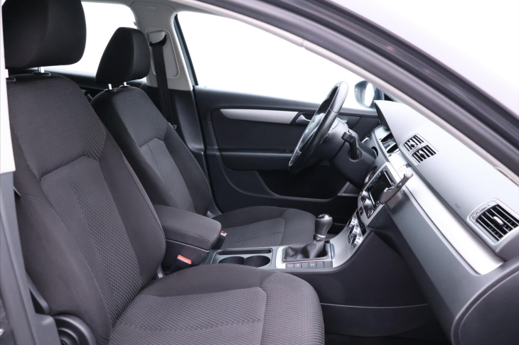 Volkswagen Passat 2,0 TDI 103kW Navi Serv.Kniha