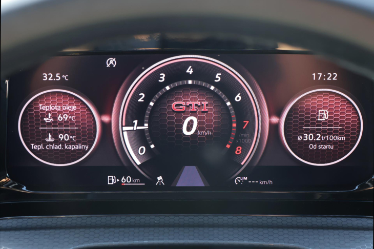 Volkswagen Golf 2,0 TSI GTI 180kW Virtual DPH