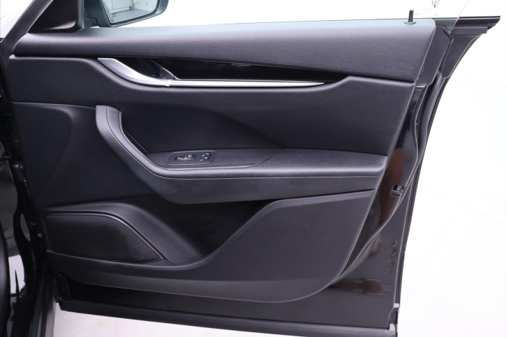 Maserati Levante 3,0 D 184 kW 4x4 Automat Kůže