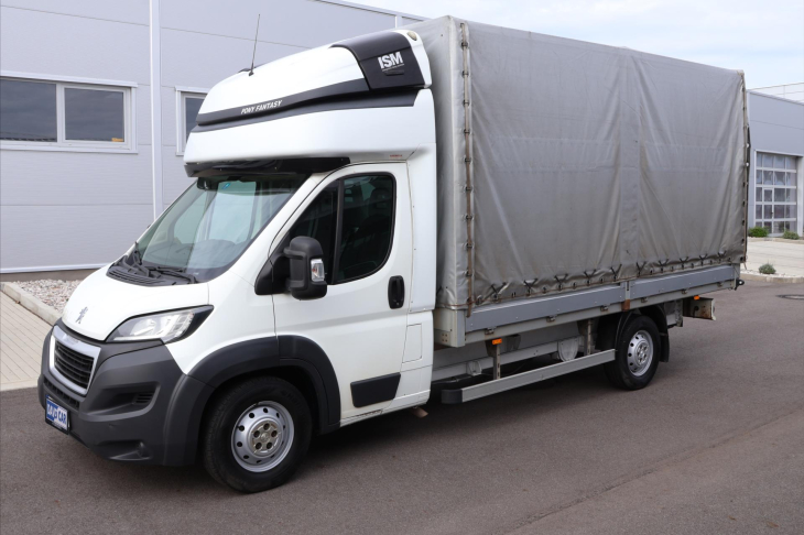 Peugeot Boxer 2,0 BlueHDI 120kW Spaní CZ DPH