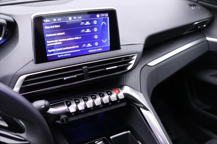 Peugeot 3008 1,2 PT 96kW Active Pack DPH CZ