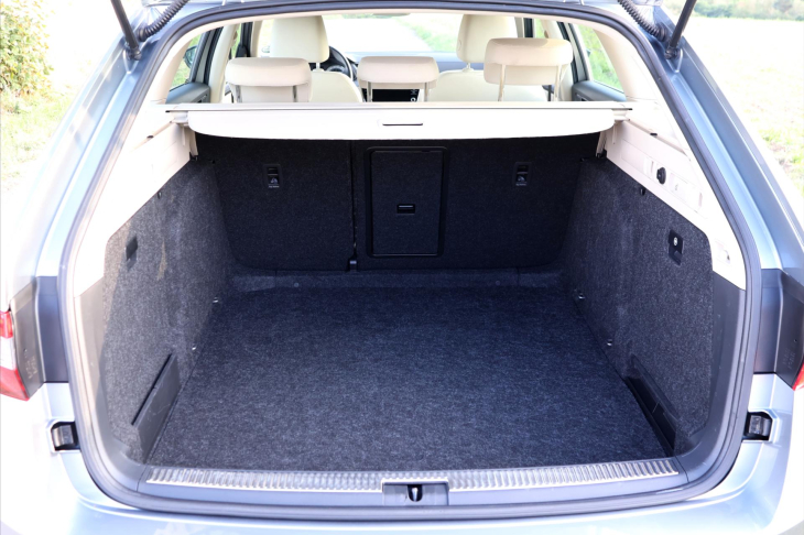 Škoda Superb 2,0 TDI DSG 4x4 CZ Style DPH