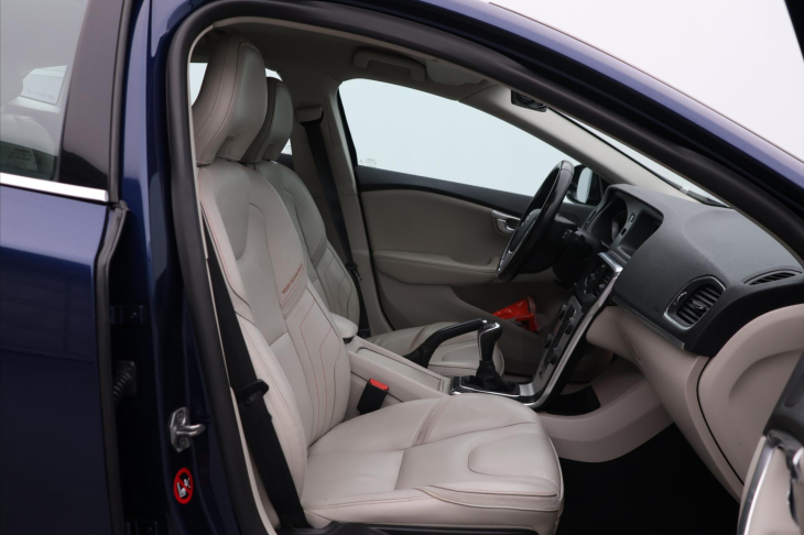 Volvo V40 1,6 D2 115 Summum