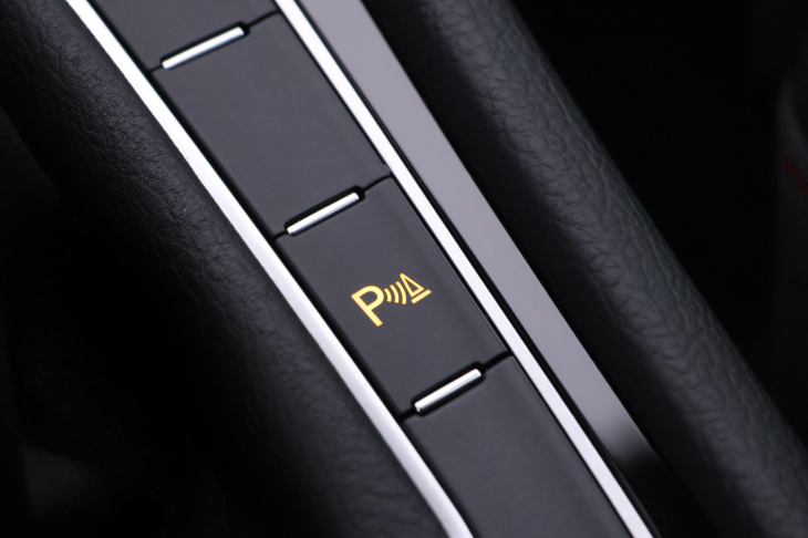 Volkswagen Golf 2,0 TSI GTI Performance 180kW CZ