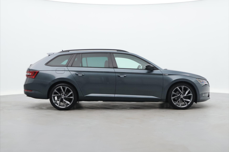 Škoda Superb 2,0 TDI 140kW DSG Sportline 4x4