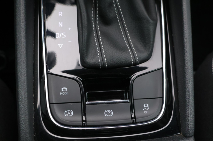 Škoda Karoq 1,5 TSI 110kW Sportline DSG CZ DPH