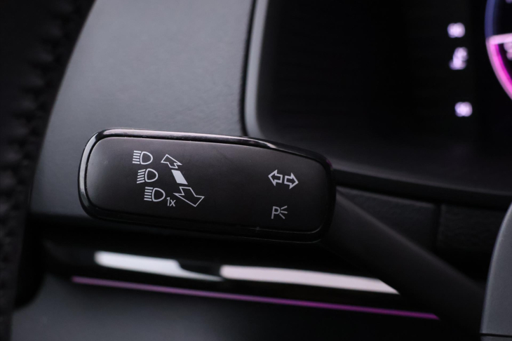 Škoda Karoq 2,0 TSI DSG 4x4 Sportline DPH