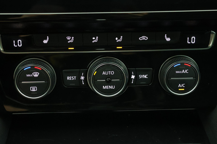 Volkswagen Passat Variant 2,0 TDI 110kW DSG Highline LED