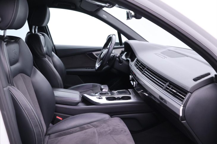 Audi Q7 3,0 50TDI 210kW S-Line CZ DPH