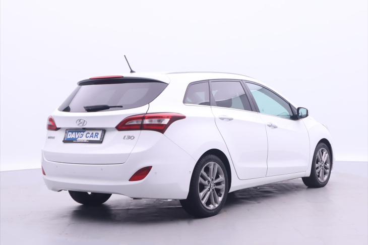 Hyundai i30 1,6 GDi 99kW Aut. CZ Weekend