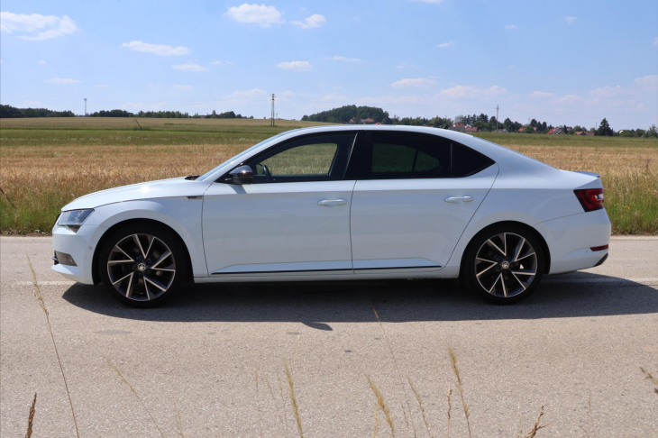 Škoda Superb 1,8 TSI DSG CZ Sportline DCC