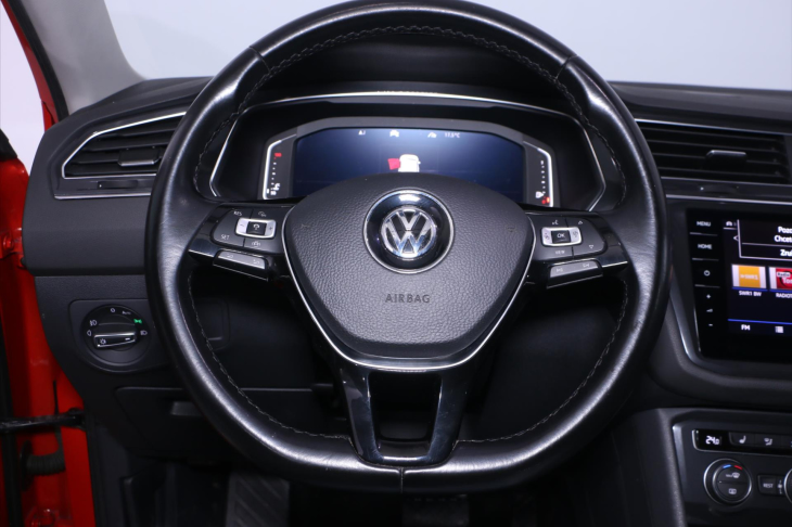 Volkswagen Tiguan Allspace 2,0 TDI 140kW DSG Pano Virtuál