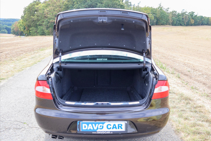 Škoda Superb 2,0 TDI Exclusive Xenon 1.Maj.