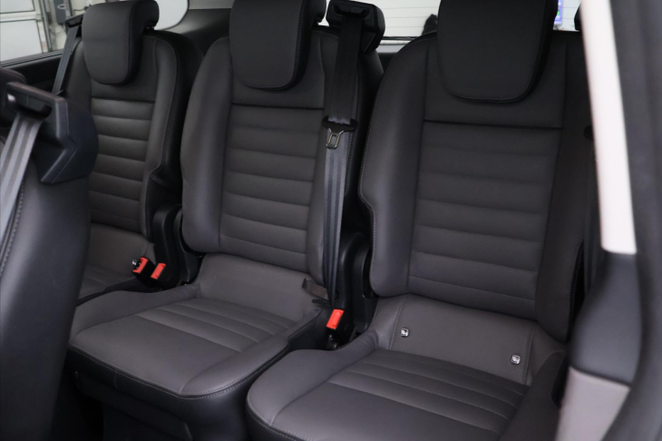 Ford Tourneo Custom 2,0 TDCI 136kW Titanium CZ DPH