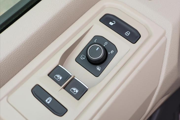 Volkswagen Multivan 2,0 TDI DSG Long Style 7-Míst