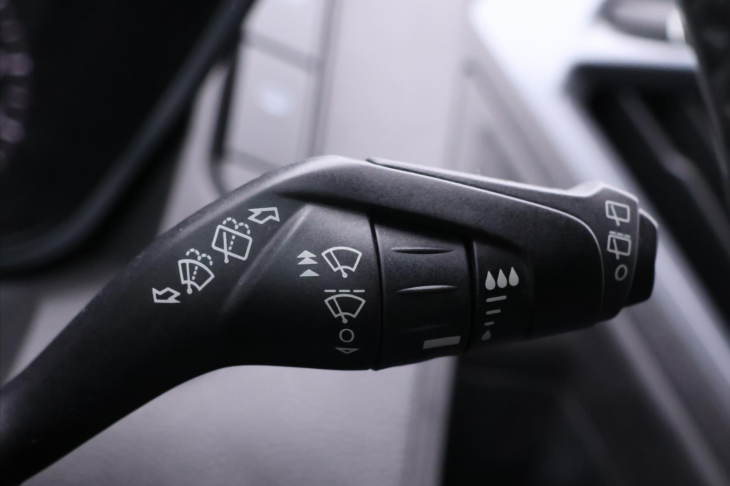 Ford Tourneo Custom 2,2 TDCI 114kW Titanium 8-Míst