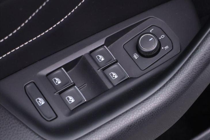 Volkswagen Passat 2,0 TDI 140kW DSG Elegance DPH