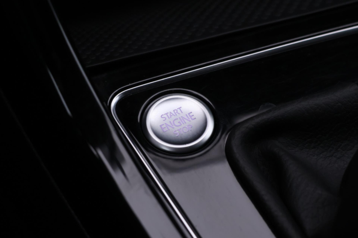 Volkswagen Touran 2,0 TDI 90kW Highline CZ DPH