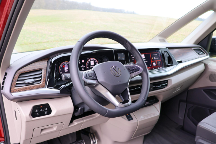 Volkswagen Multivan 2,0 TDI DSG Long Style 7-Míst