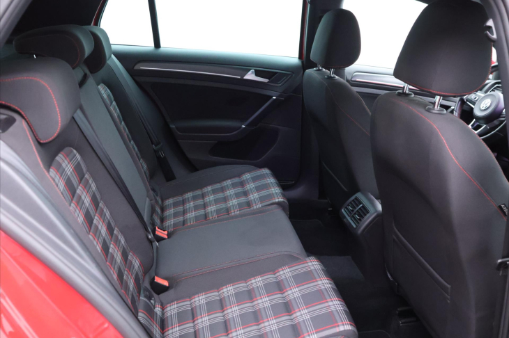 Volkswagen Golf 2,0 TSI GTI 169kW 1.Majitel