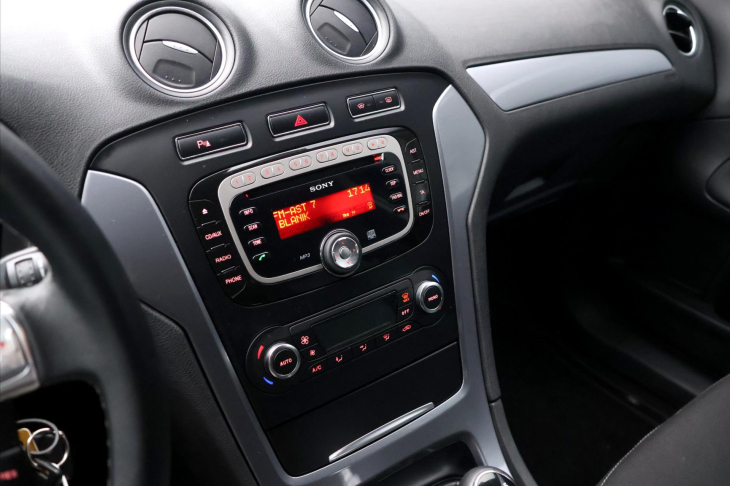 Ford Mondeo 1,6 EB 118kW 1. Maj CZ Tažné
