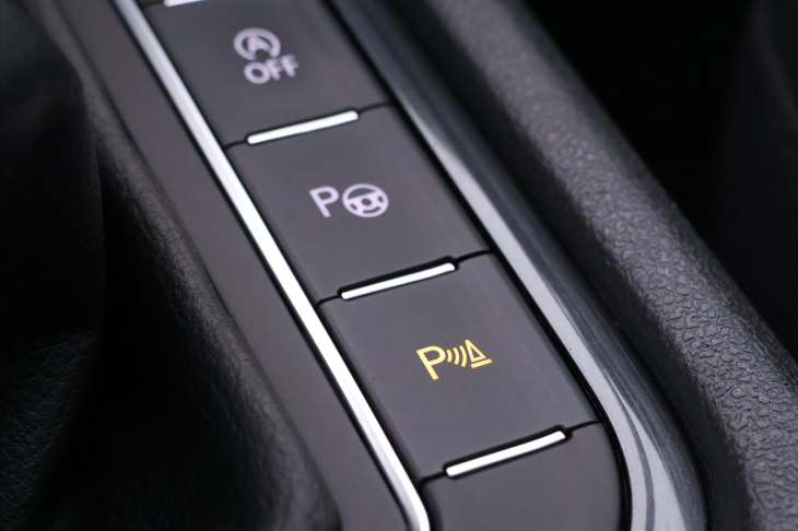 Volkswagen Tiguan Allspace 2,0 TDI DSG R-line 4M 1Maj DPH