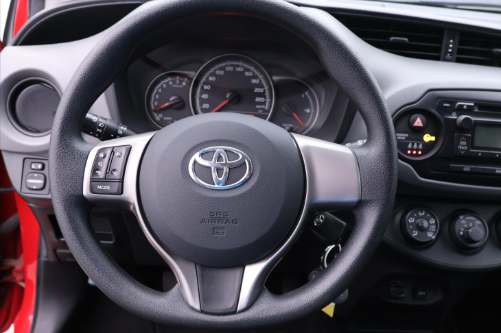 Toyota Yaris 1,0 VVT-i 51kW Entry Serv. kniha