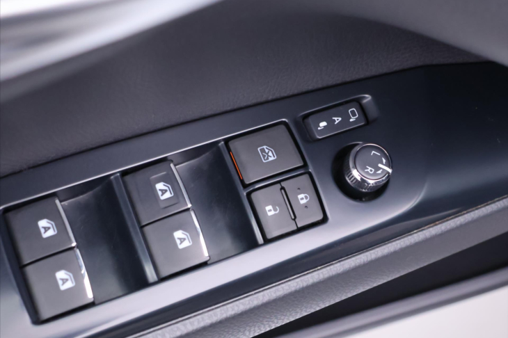 Toyota Camry 2,5 Hybrid 131kW Executive CZ