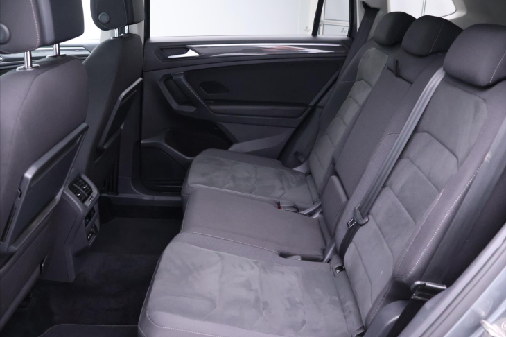 Volkswagen Tiguan Allspace 2,0 TDI DSG R-line 4M 1Maj DPH