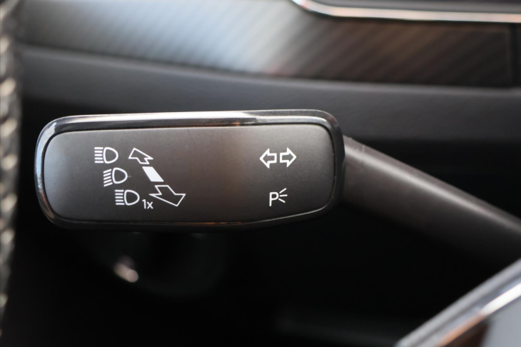 Škoda Superb 2,0 TDI DSG Sportline LED DPH