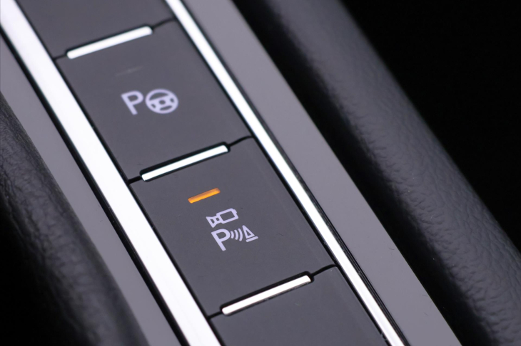 Volkswagen Arteon Shooting Brake 2,0 TSI 206 kW R-line DSG DPH CZ