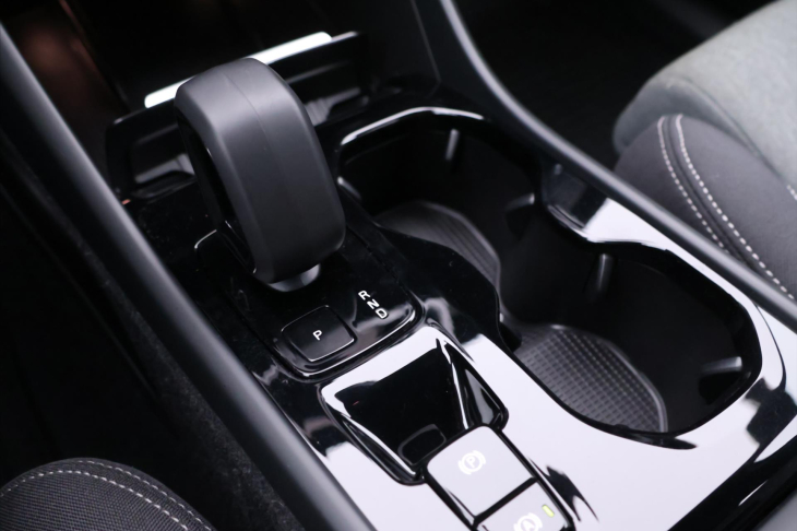 Volvo XC40 2,0 B4 145kW DCT Plus Dark DPH