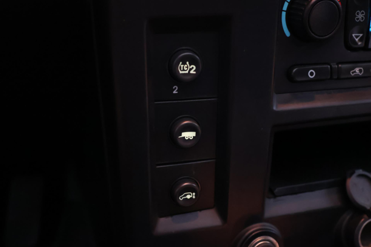 Hummer H2 6,0 i 237kW Automat 4x4 Kůže