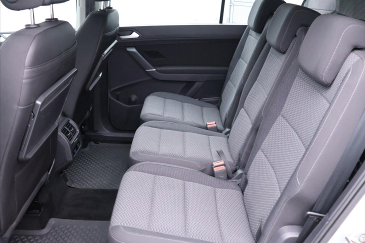 Volkswagen Touran 2,0 TDI 110kW DSG 1.Maj DPH