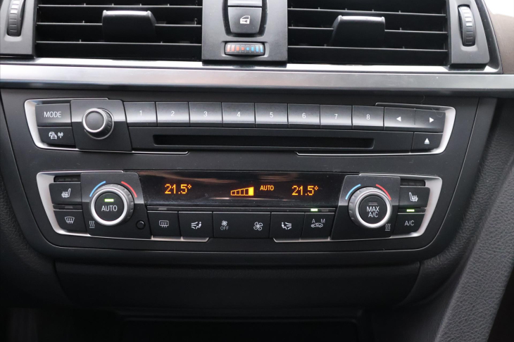 BMW Řada 3 2,0 318d xDrive Xenon Navi Kůže
