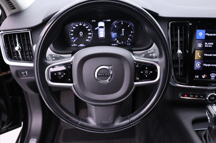 Volvo V90 2,0 D4 140kW Aut. AWD Momentum