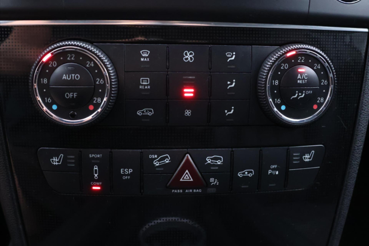 Mercedes-Benz Třídy M 3,0 300 CDI 4Matic 150kW CZ