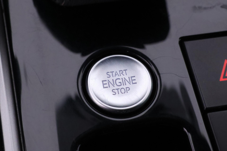 Volkswagen Touareg 3,0 TDI 210kW R-Line Tiptronic CZ DPH