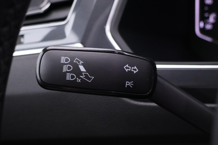 Volkswagen Tiguan Allspace 2,0 TDI DSG R-line 4M 1Maj DPH