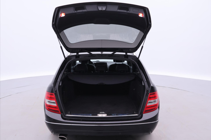Mercedes-Benz Třídy C 2,1 220CDI 125kW Aut.klima Xenon